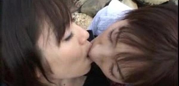  Japanese Lesbian Kiss 5